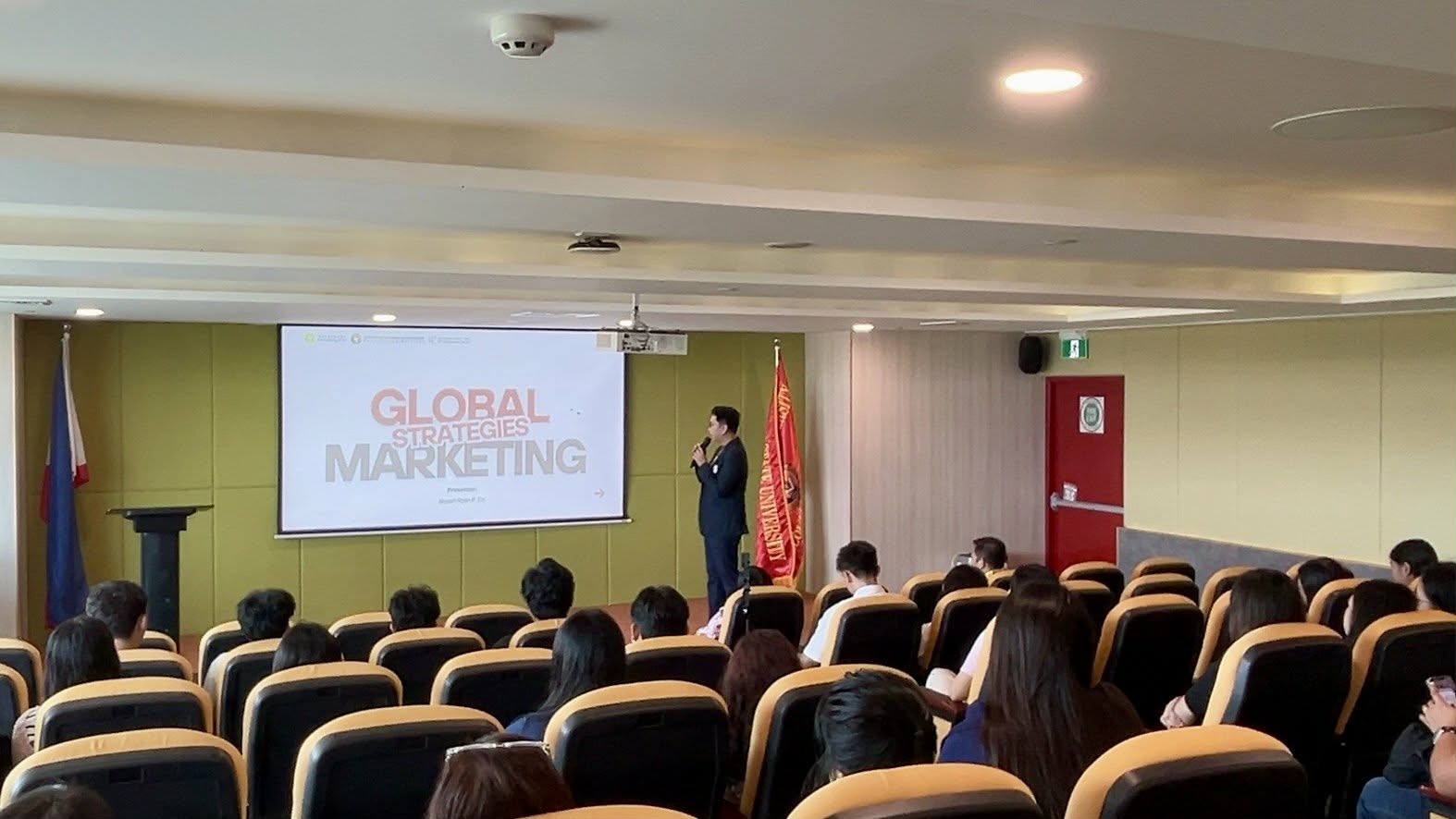 Jayson presenting the Global Strategies Marketing session to the seated MBA audience